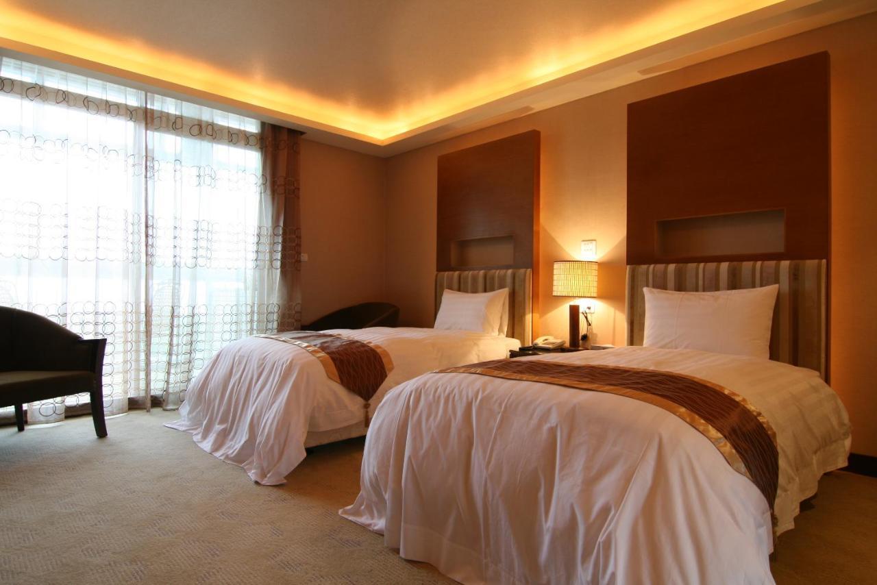 East Coast Sea View Hotel Chenggong Extérieur photo